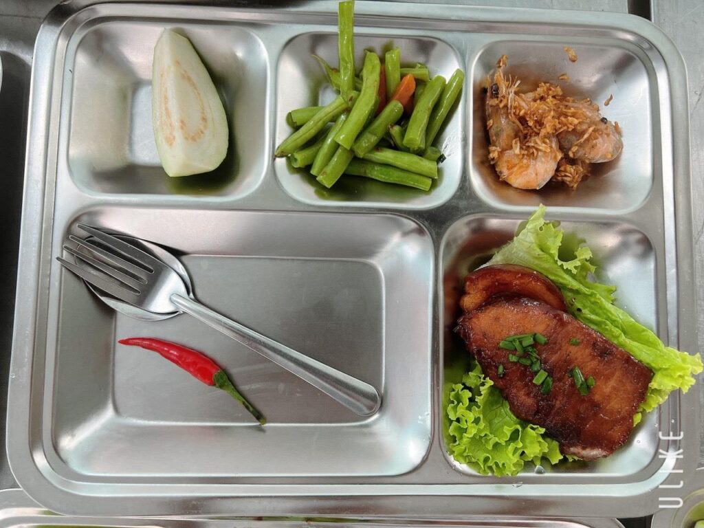 Hình ảnh dịch vụ cung cấp Suất ăn công nghiệp trường học uy tín tại quận Tân Bình, TP Hồ Chí Minh